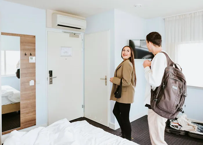 Rotterdam Teleport Hotel